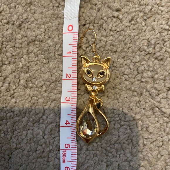 Stunning Cat Gold and Glass Drop Earrings - Picture 4 of 5